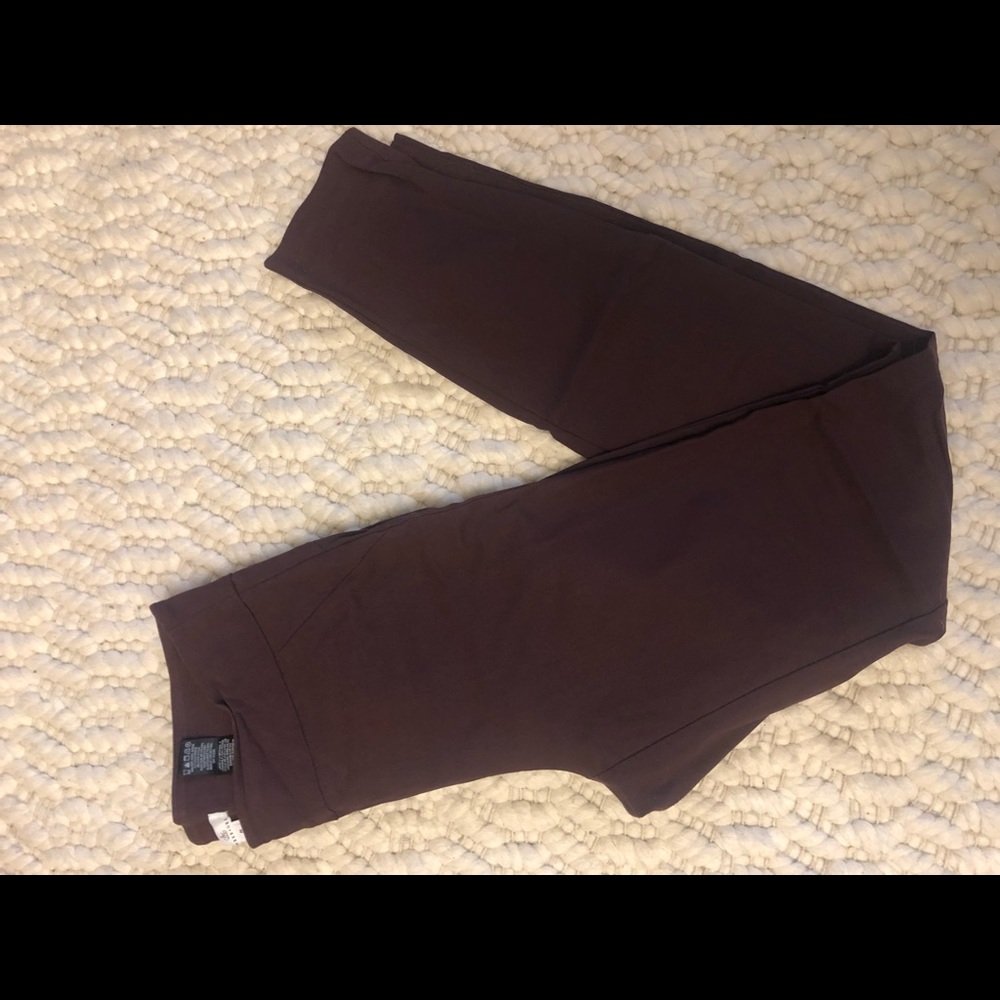 Size medium Camber and Grace Prune coloured RW&Co dress pant legging